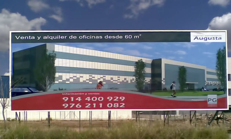 Valla publicitaria de alta calidad, resistente y diseñada para maximizar la visibilidad de la marca.